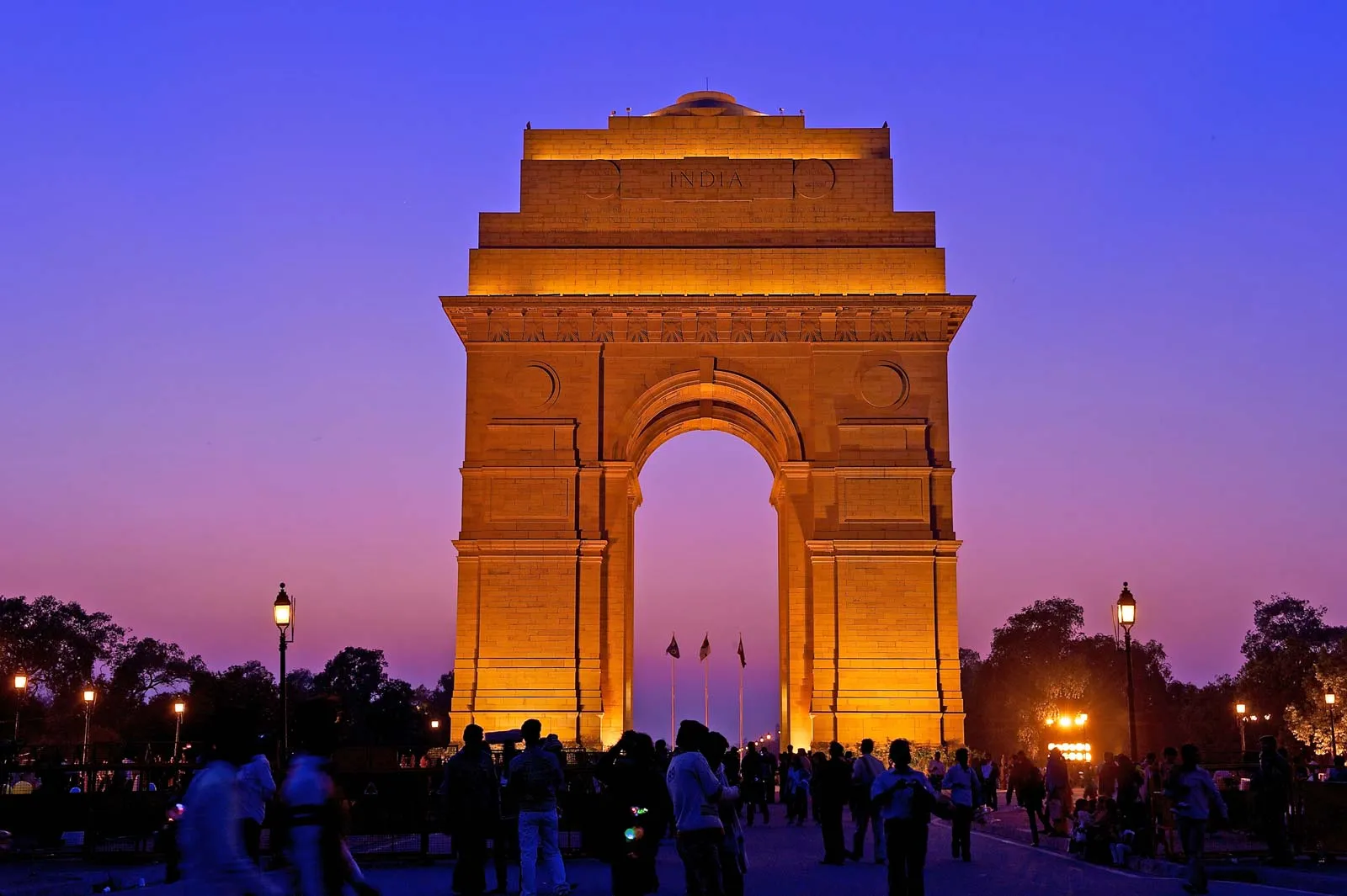 dehradun to delhi taxi service