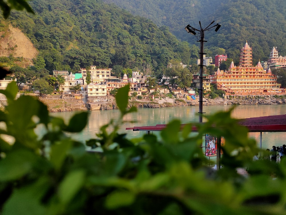 Dehradun to rishikesh taxi service